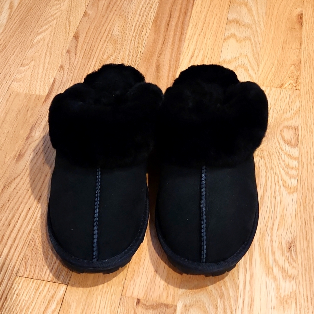 Shearling slippers, UGGs style, brand new. Kirkland.